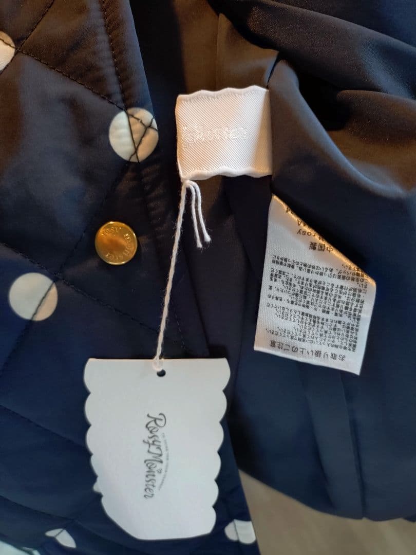 ２点セット　ロージーモンスター フラワードットキルティングケープ　ブラック