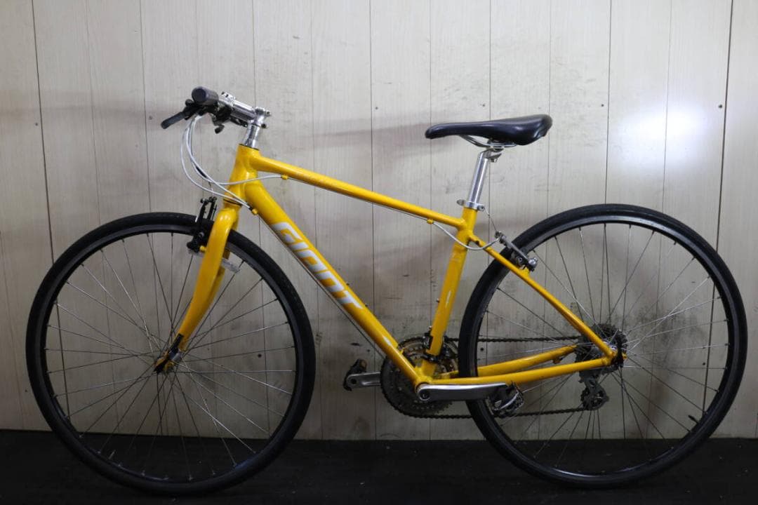 GIANT ESCAPE R3 700C アルミ24速 435mm YELLOW