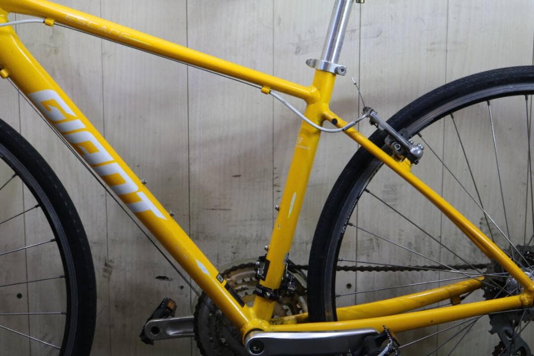 GIANT ESCAPE R3 700C アルミ24速 435mm YELLOW
