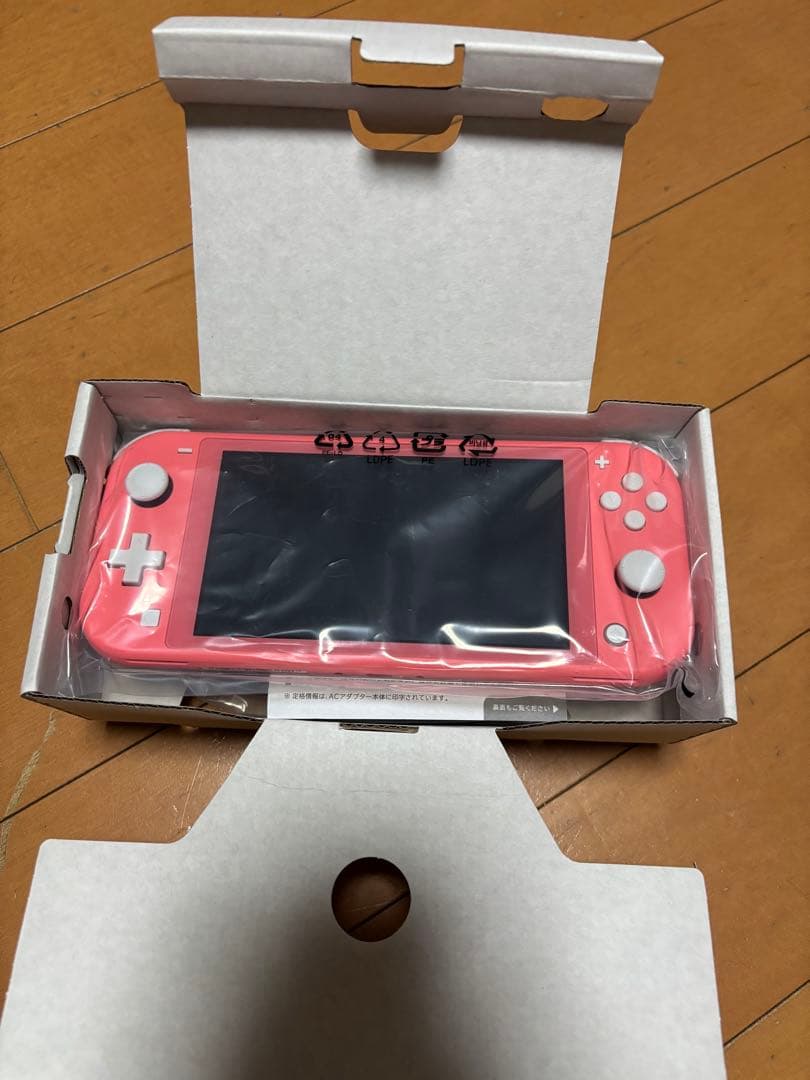 Nintendo Switch LITE コーラル　箱・充電器付き