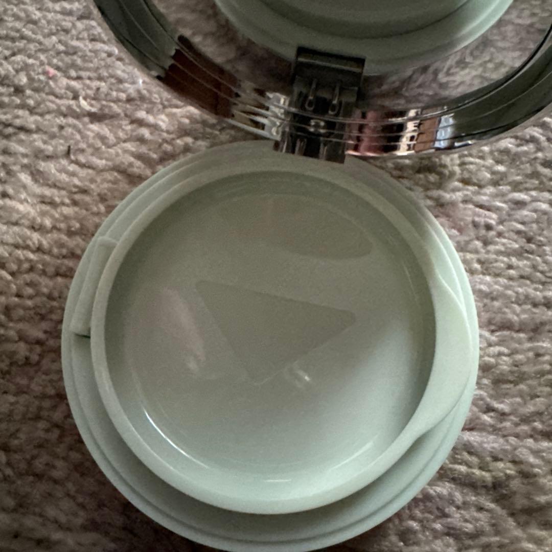 PRADA AUGMENTED SKIN クッションファンデーション