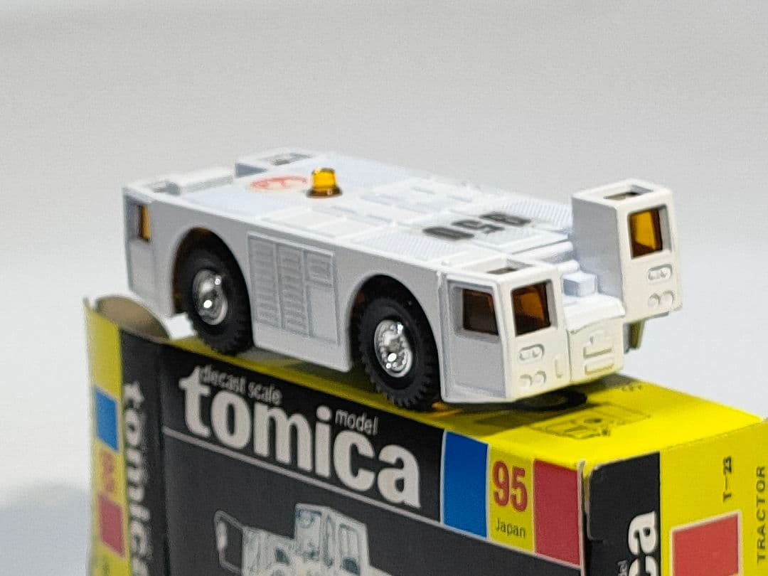 黒箱トミカ 95 JAL日本航空ジャンボ牽引車 美品 日本製 - メルカリ