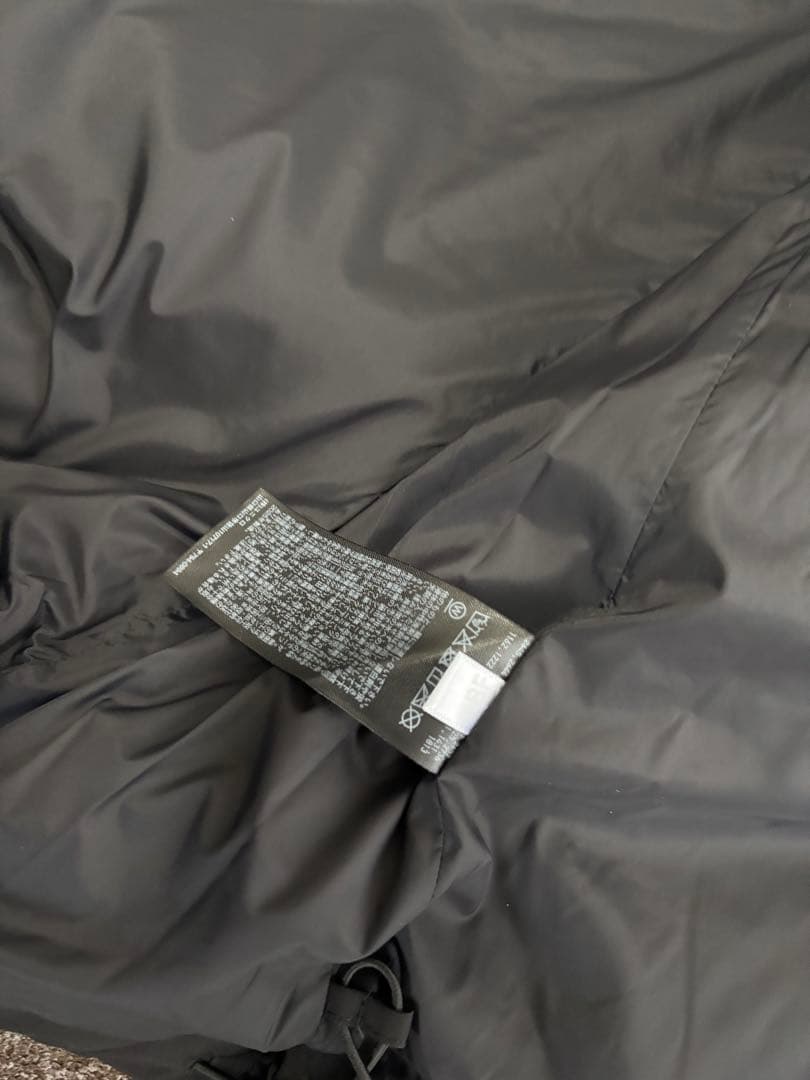 し*ん様 【UNIQLO】ユニクロシームレスダウンパーカ ダウンジャケット　ブラ