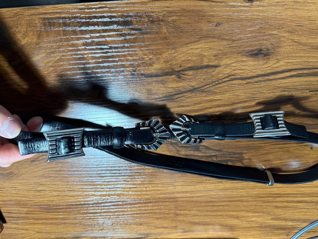 【TOGA PULLA /トーガ プルラ】 ダブルバックルベルト