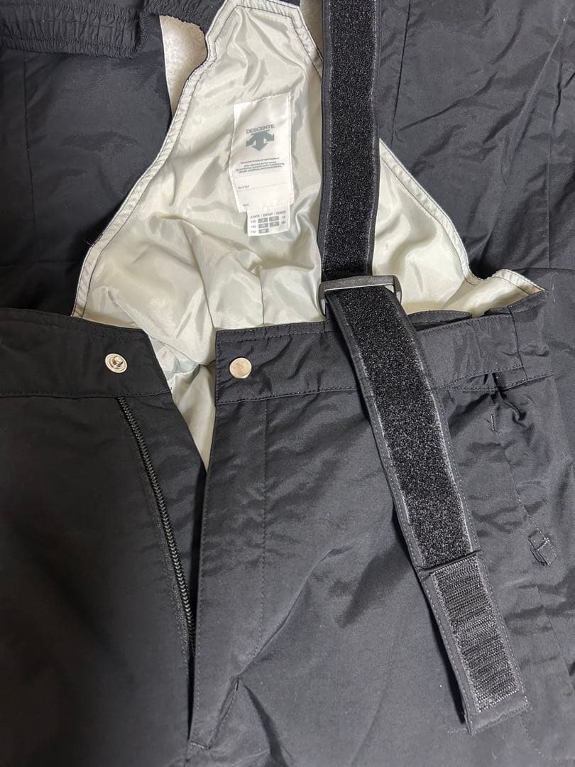 DESCENTE デサント　スキーウェア　男の子　スイスチームモデル　160