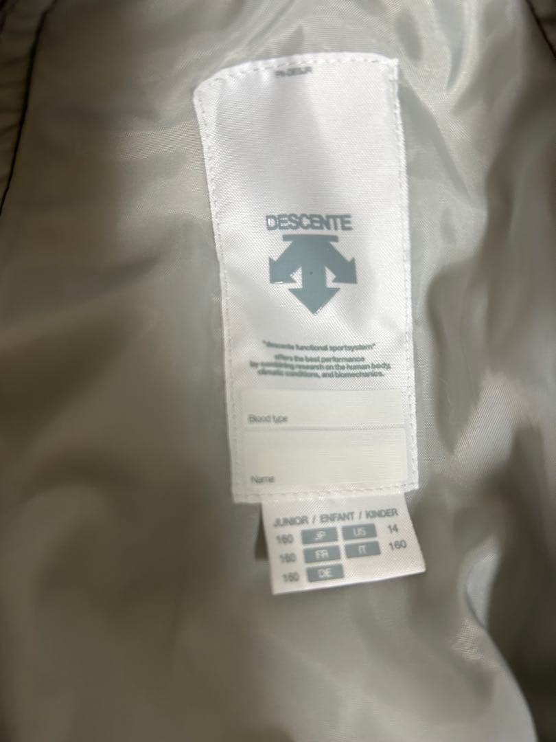 DESCENTE デサント　スキーウェア　男の子　スイスチームモデル　160