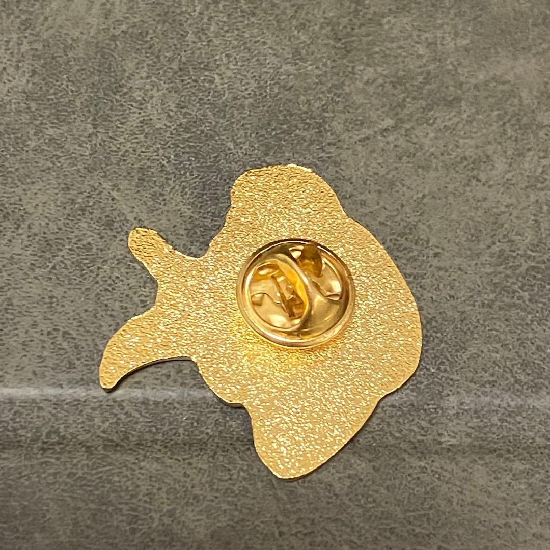 最終値下げ】完売品 オマーン館 コミャクのピンバッジ - メルカリ