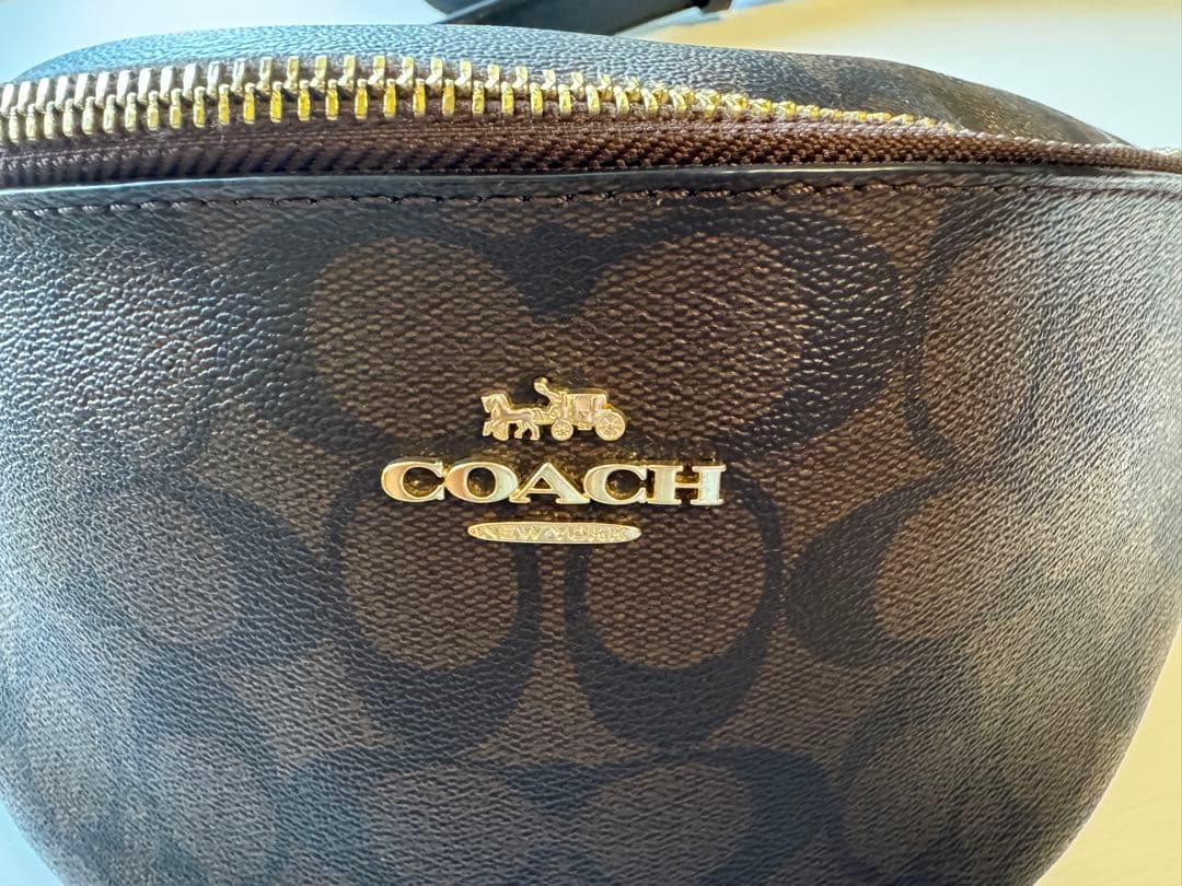 coach コーチ　肩掛けバック　ボディバック