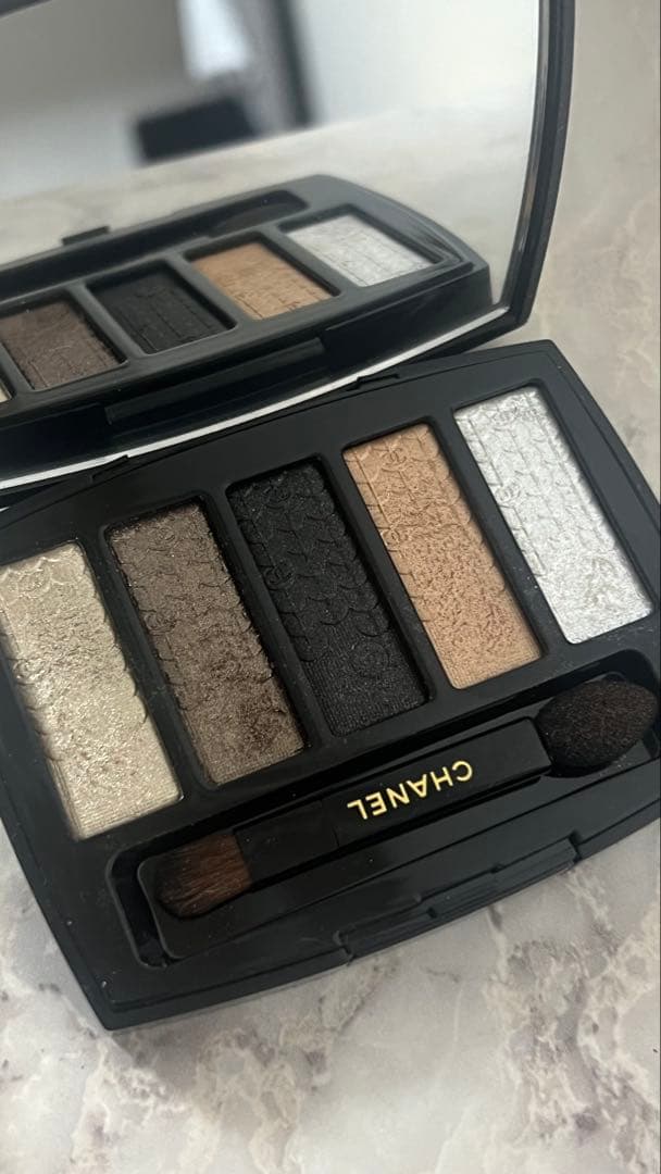 CHANEL サンローラン　アイシャドウパレット