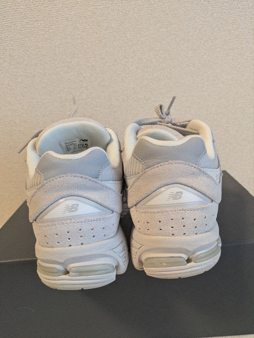 New Balance グレー スニーカー2002Ｒ