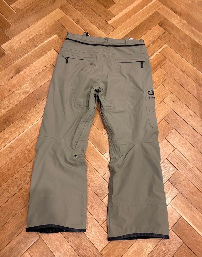 VOLCOM GORE-TEX スノーボードパンツ カーキM 24モデル
