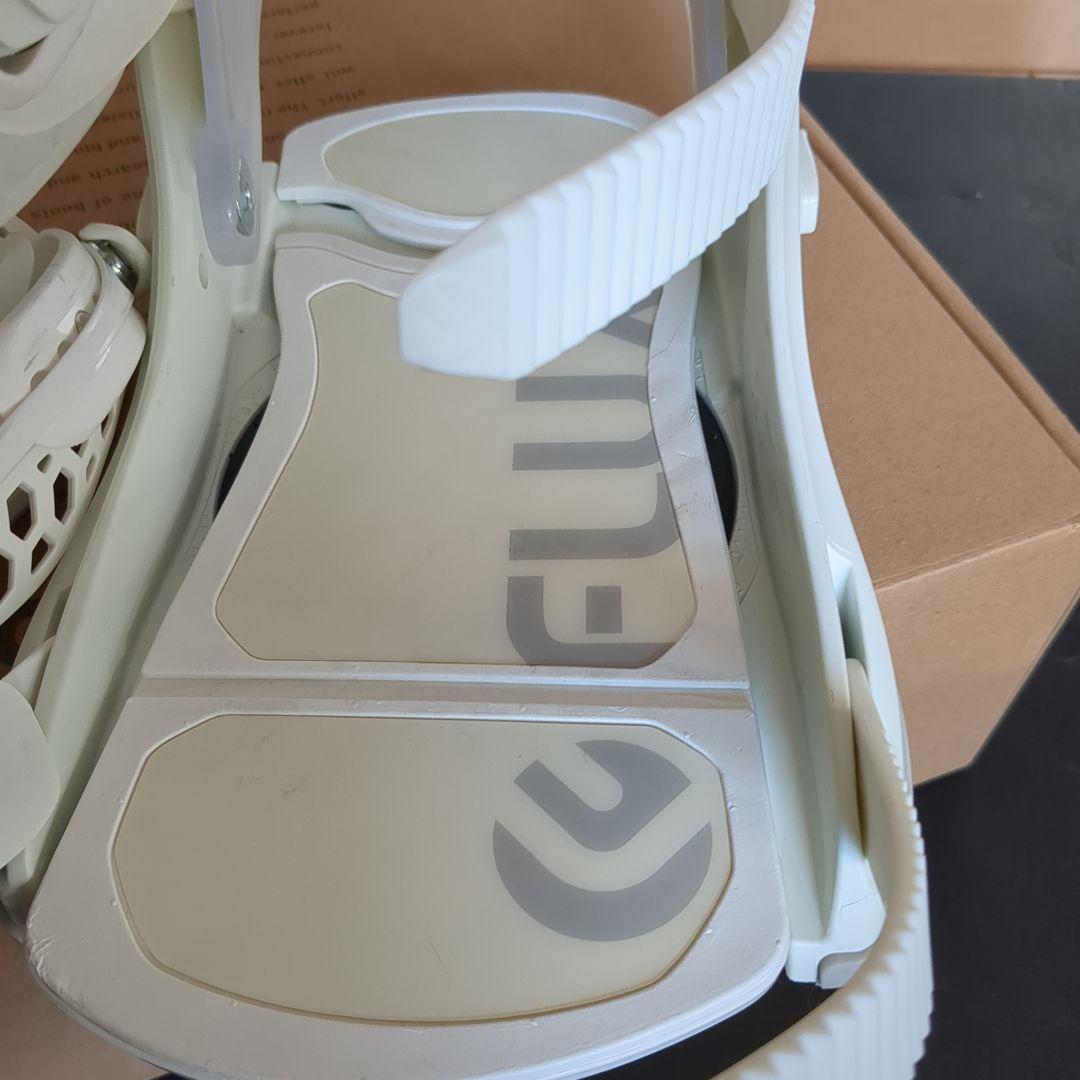 flux cv Mサイズ　ホワイト