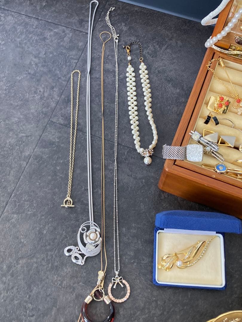 遺品整理 ネックレス 指輪 金杯 パール ブローチ 腕時計 SEIKO