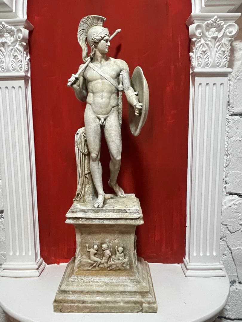 ホメロスの時代のギリシャの戦士アレスの像としても知られています。 高さ60cm