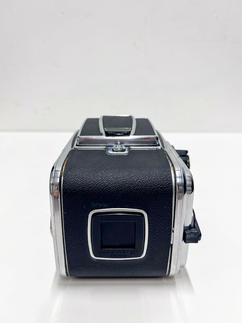 Hasselblad 503CX カメラボディとフィルムマガジンとストラップ