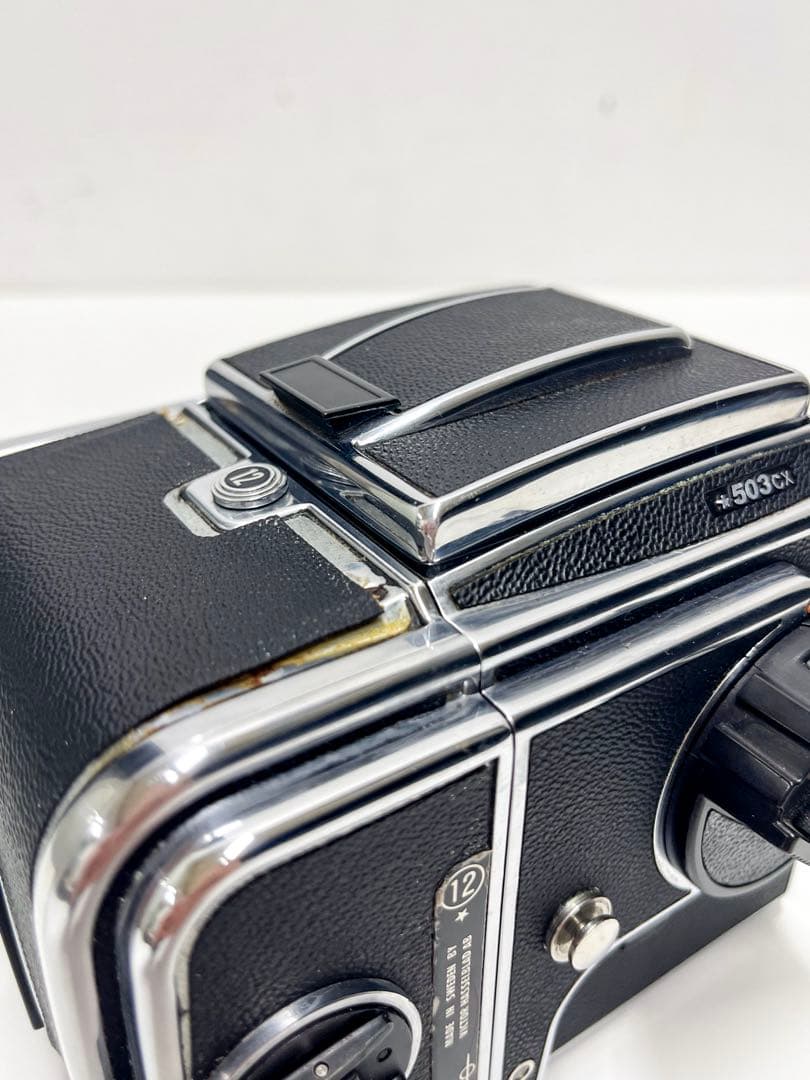 Hasselblad 503CX カメラボディとフィルムマガジンとストラップ
