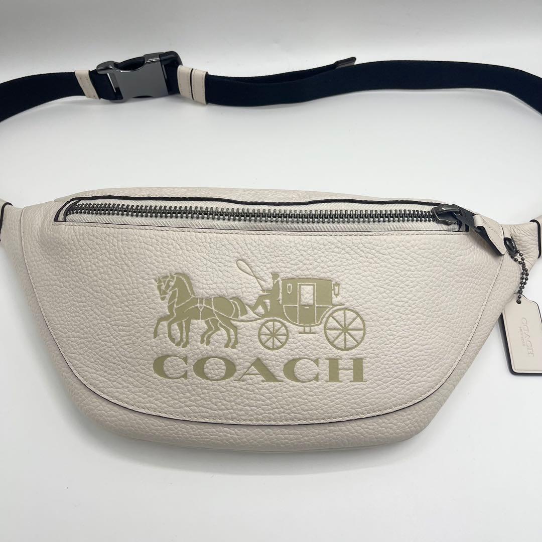 【未使用】コーチ　ボディバッグ　馬車ロゴ　ホワイト　希少　ショルダー