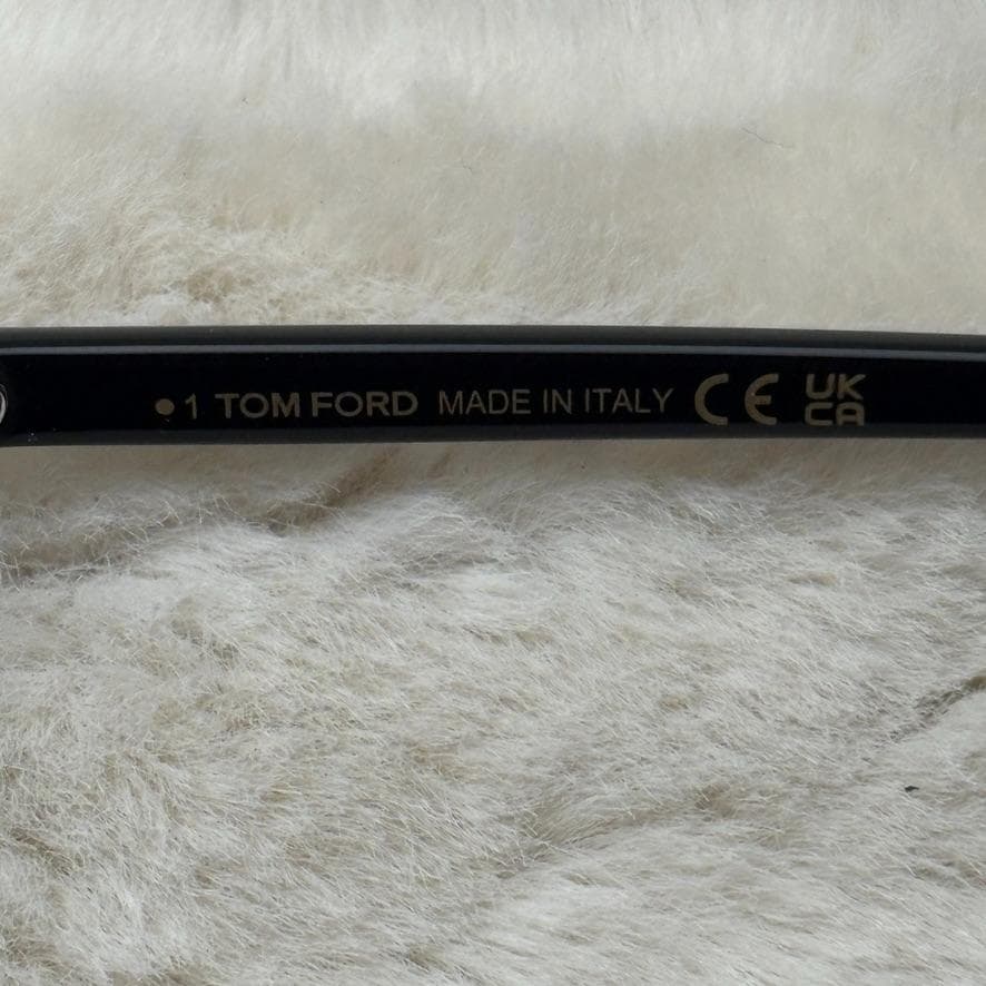美品　TOM FORD トムフォード TF5797　アジアンフィット　ケース付