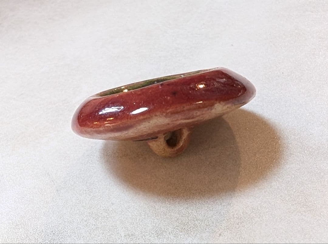 エ*イ様 No.0322　ルーシー·リー　陶器ボタンC