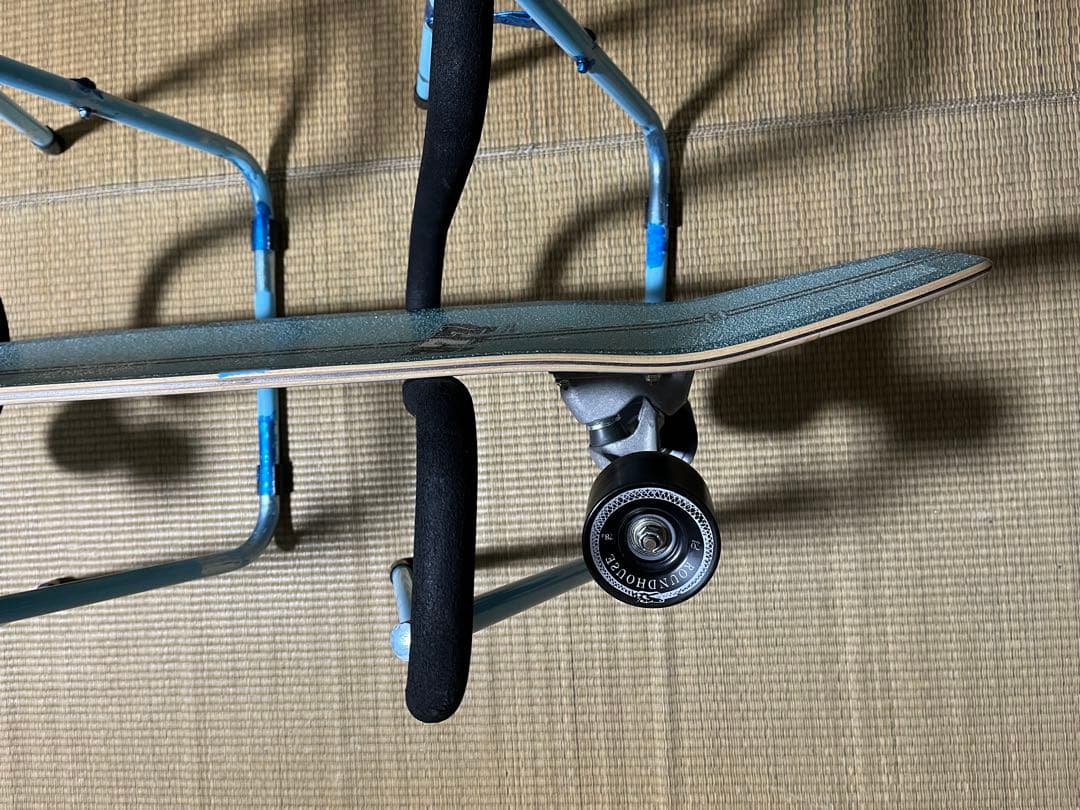 カーバーサーフスケートTYLER 777. 36.5. CX4