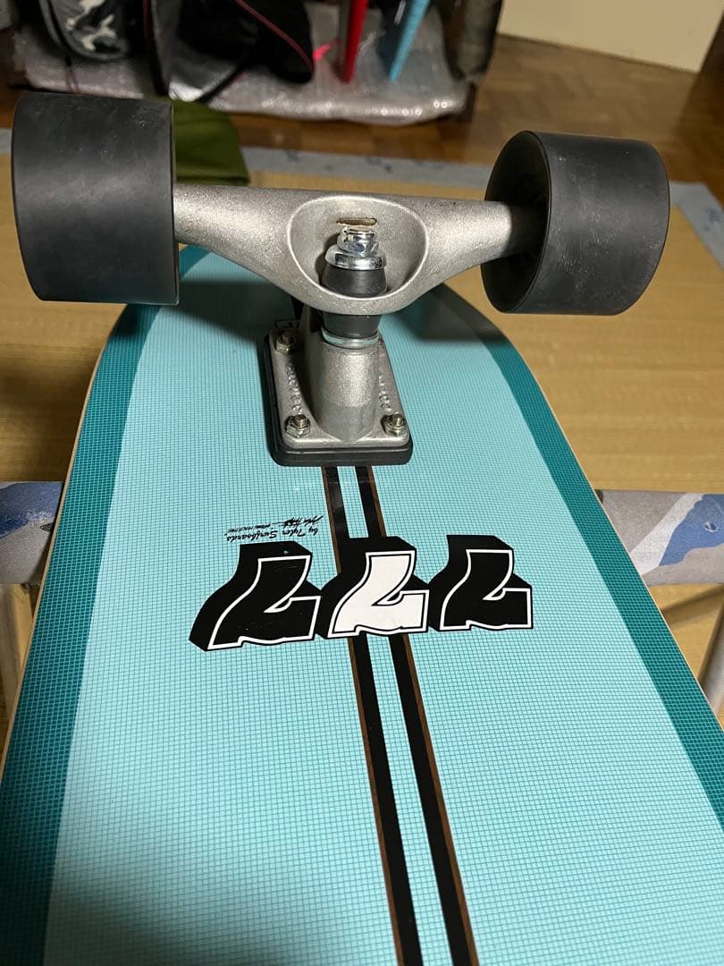 カーバーサーフスケートTYLER 777. 36.5. CX4