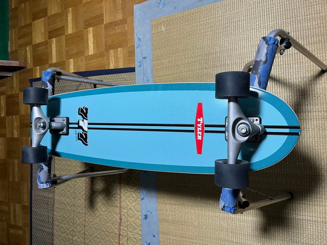 カーバーサーフスケートTYLER 777. 36.5. CX4