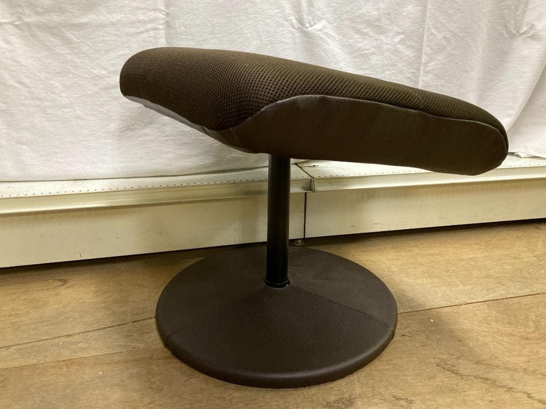 愛知岐阜/送料無料★美品★ニトリ　パーソナルチェア(Dメッシュ )ホルダー付