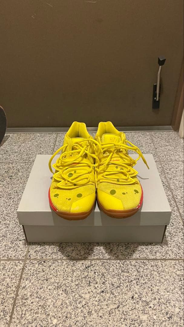 Nike Kyrie 5 バスケットシューズ　スポンジボブ　カイリー