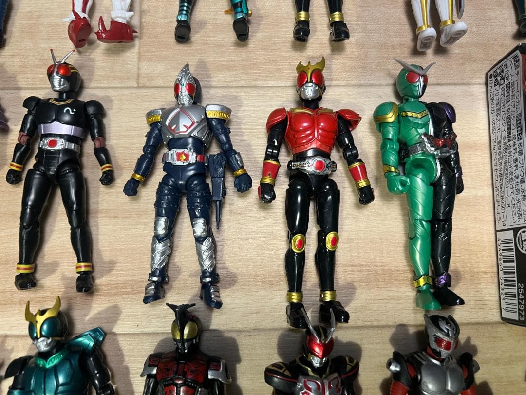 ゆ*く様 バンダイ )装動 SO-DO / 仮面ライダー 約100体 まとめ売り
