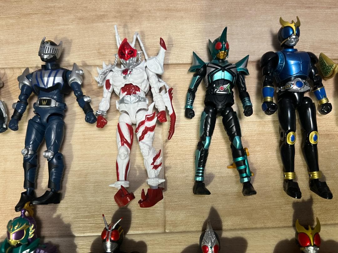 ゆ*く様 バンダイ )装動 SO-DO / 仮面ライダー 約100体 まとめ売り