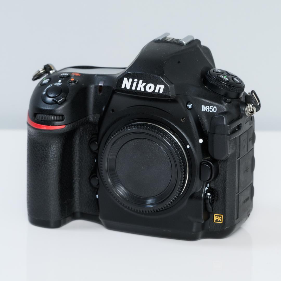 Nikon D850 本体と充電器MH-25a XQDカード64GB付