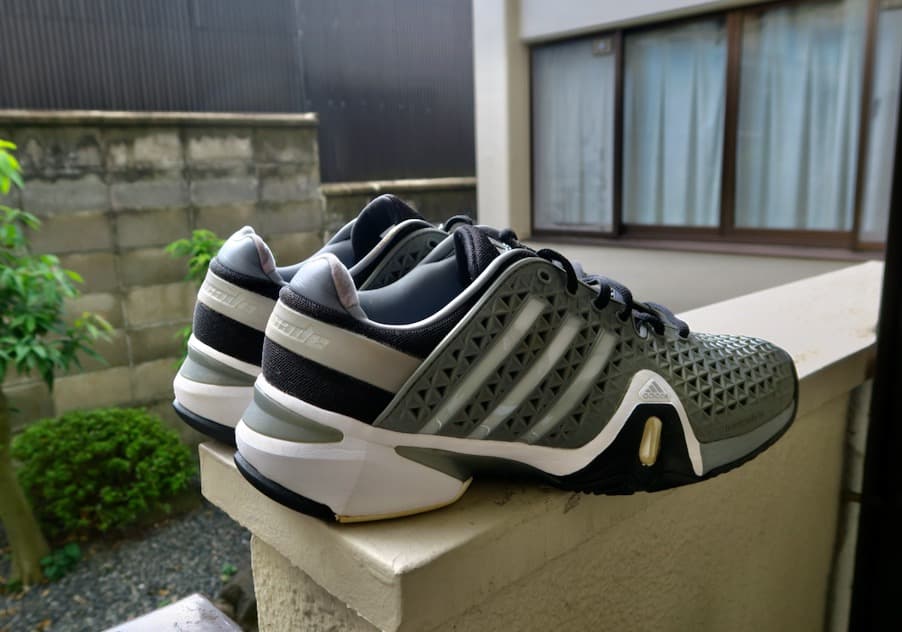 アディダス　バリケード８＋ サイズ27