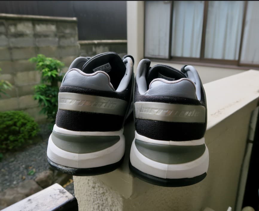 アディダス　バリケード８＋ サイズ27