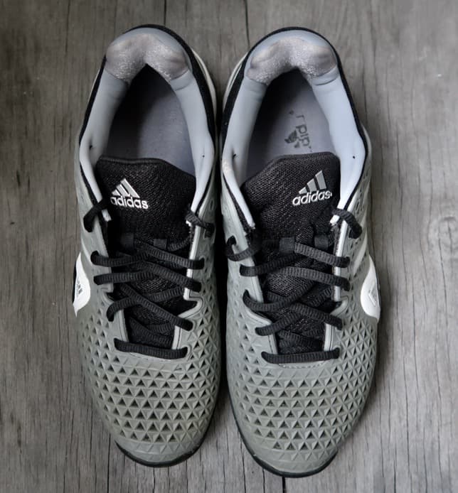 アディダス　バリケード８＋ サイズ27