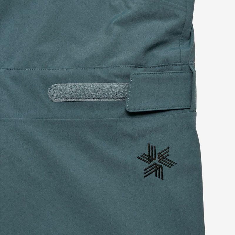 未使用 GOLDWIN レディース GORE-TEX 2L ビブ M パンツ