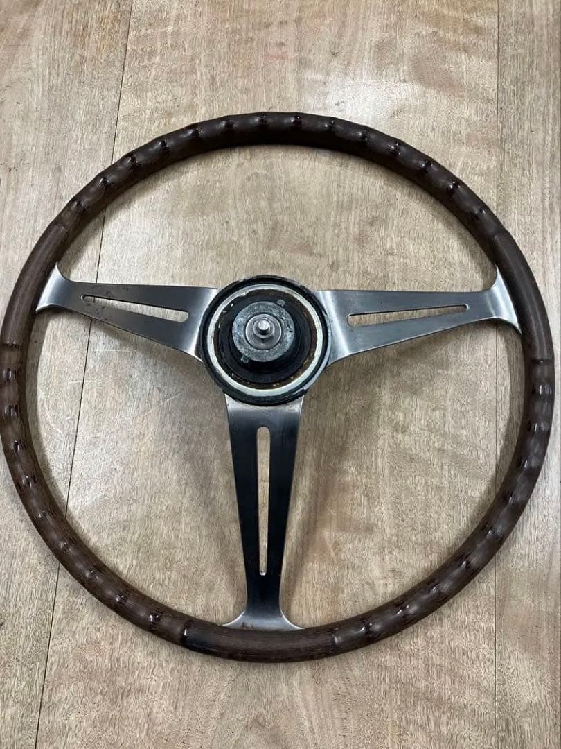 初代シルビアCSP311 純正ステアリング当時物　ウッドに割れもない上物です昭和
