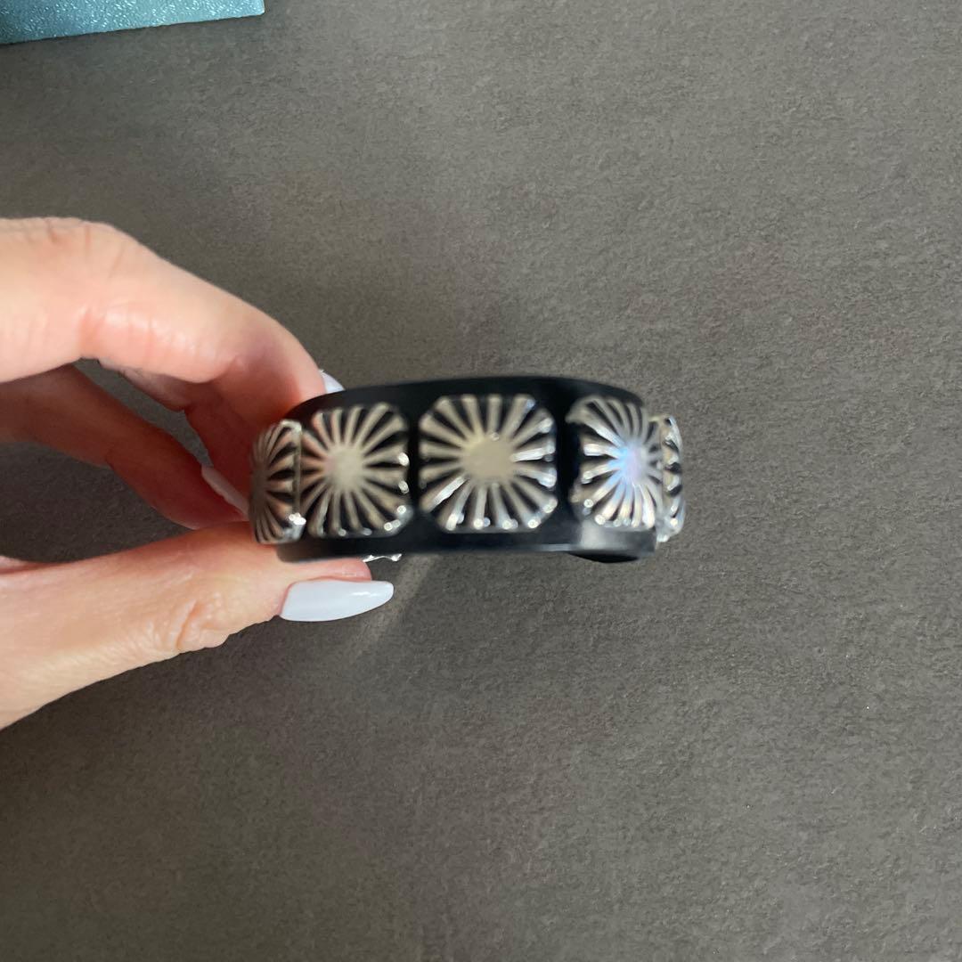 TOGA レザー スタッズバングル