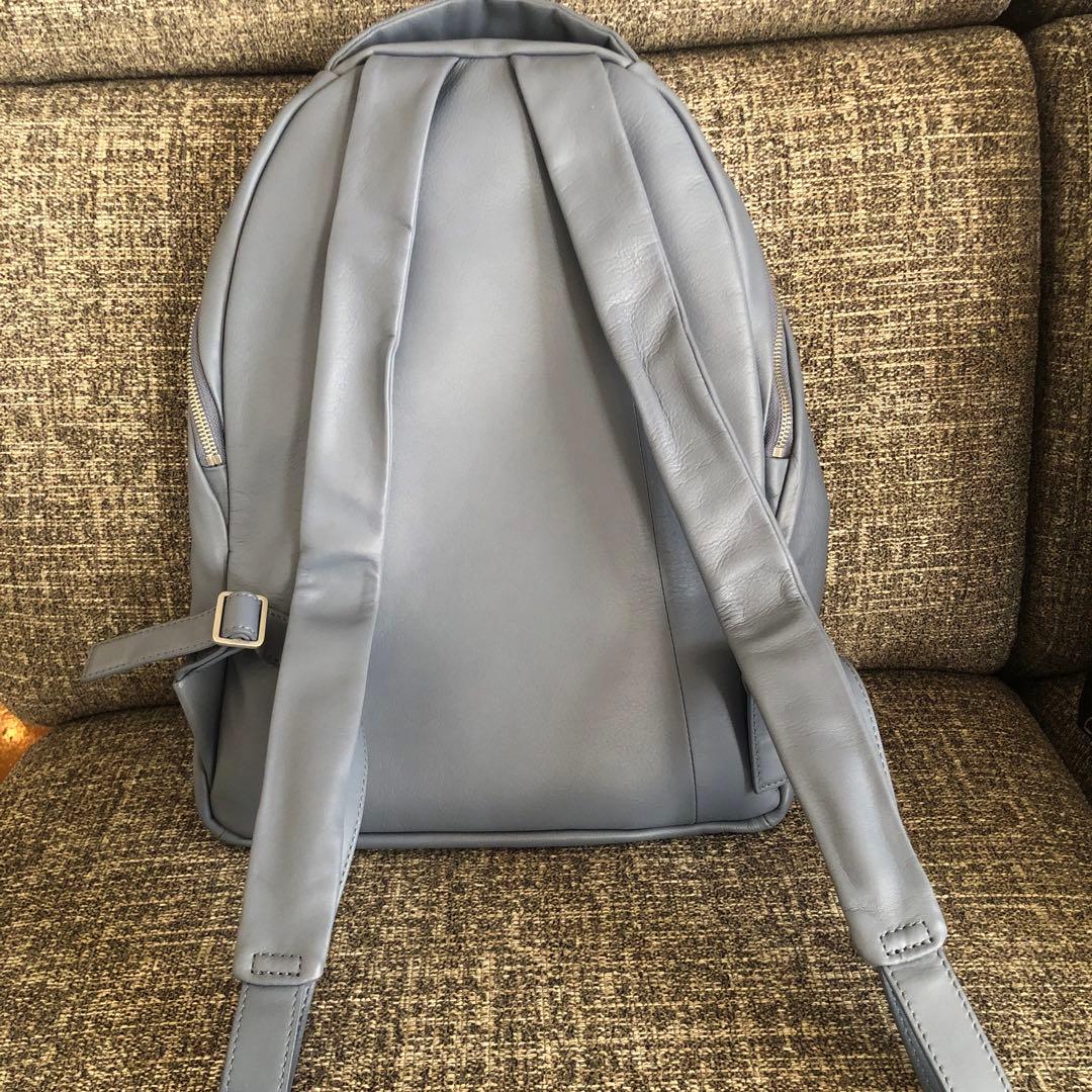 し*ん様 グレーのCAMPER リュック 新品未使用です♪