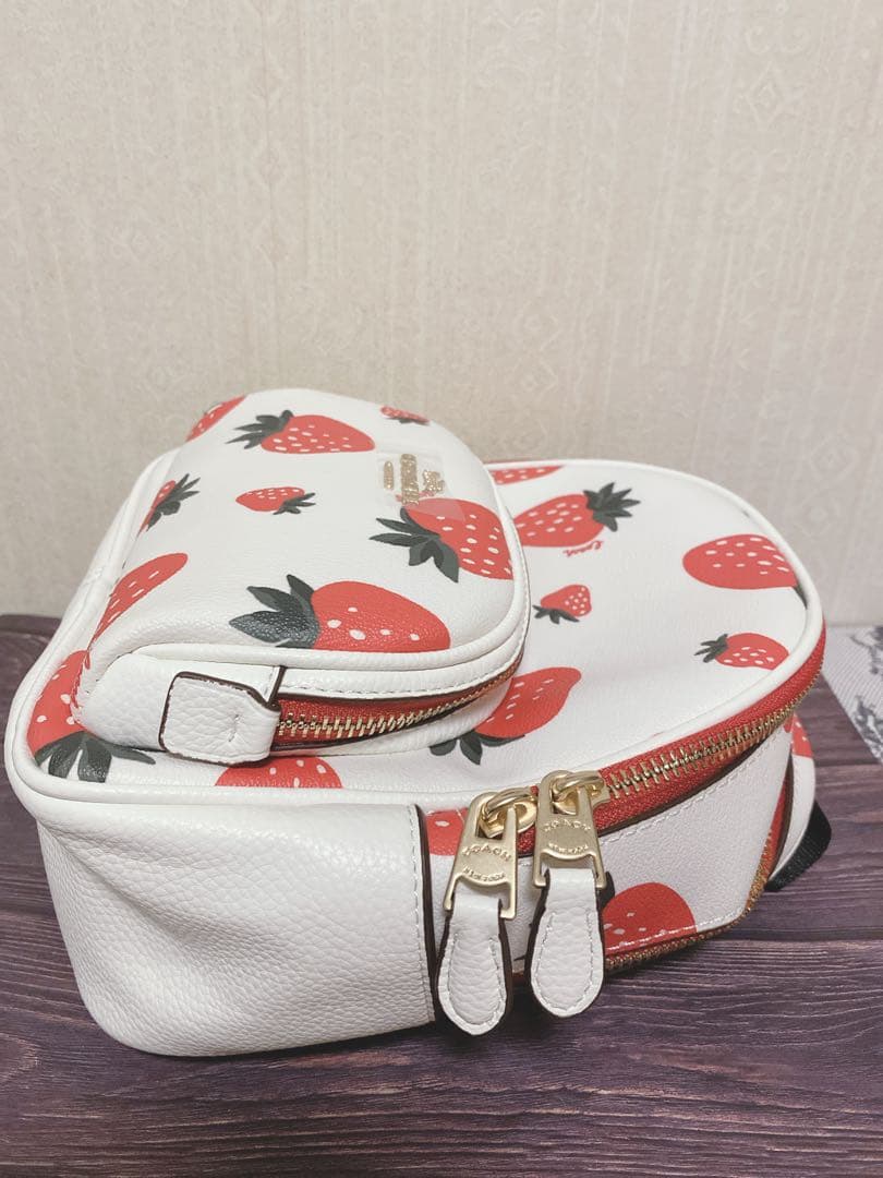 〔新品未使用〕COACH ミニリュック　ストロベリー