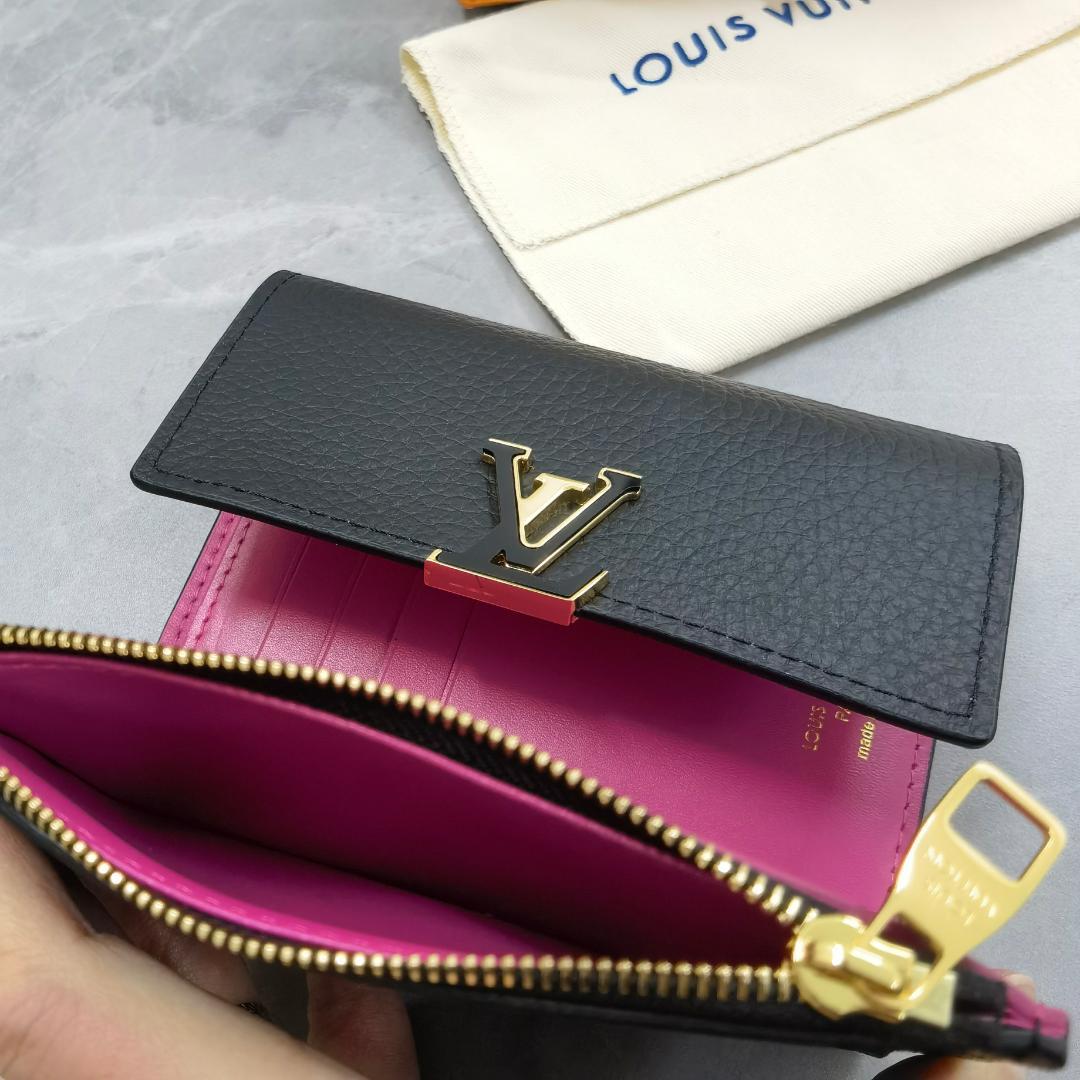 M62157 ポルトフォイユ・カプシーヌ コンパクト 折り財布