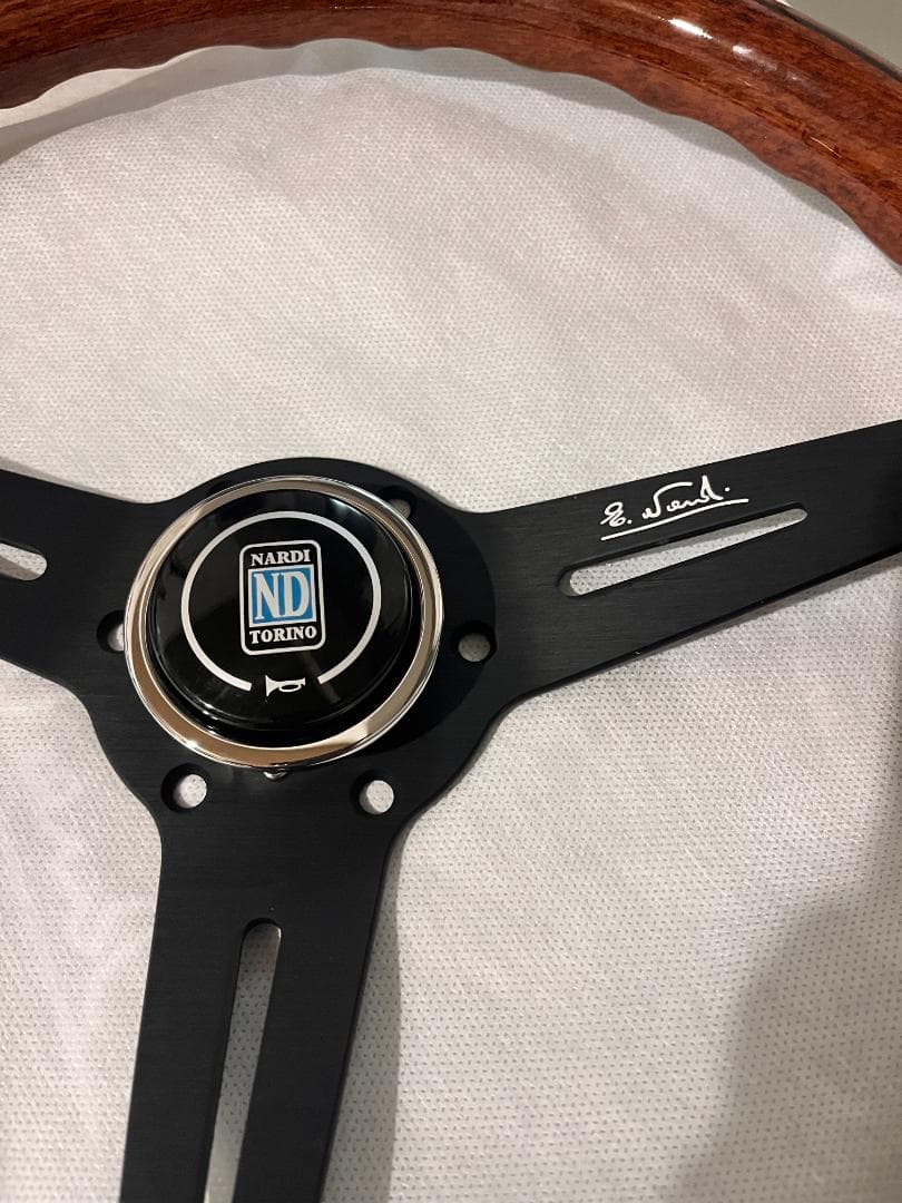 NARDI　ステアリング ウッド調/黒色線/黒色　350mm