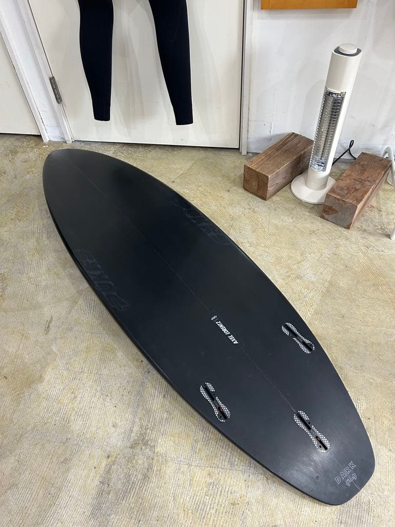 PUKAS SURFBOARDS SHAPE/AXEL LORENTZ DARK - メルカリ