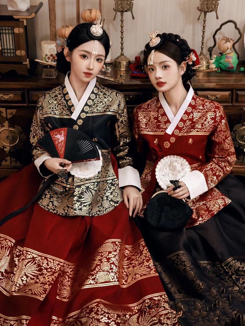 * Sakura プロフ必読お願い致します伝統韓服 黒赤、赤黒バニエ一点