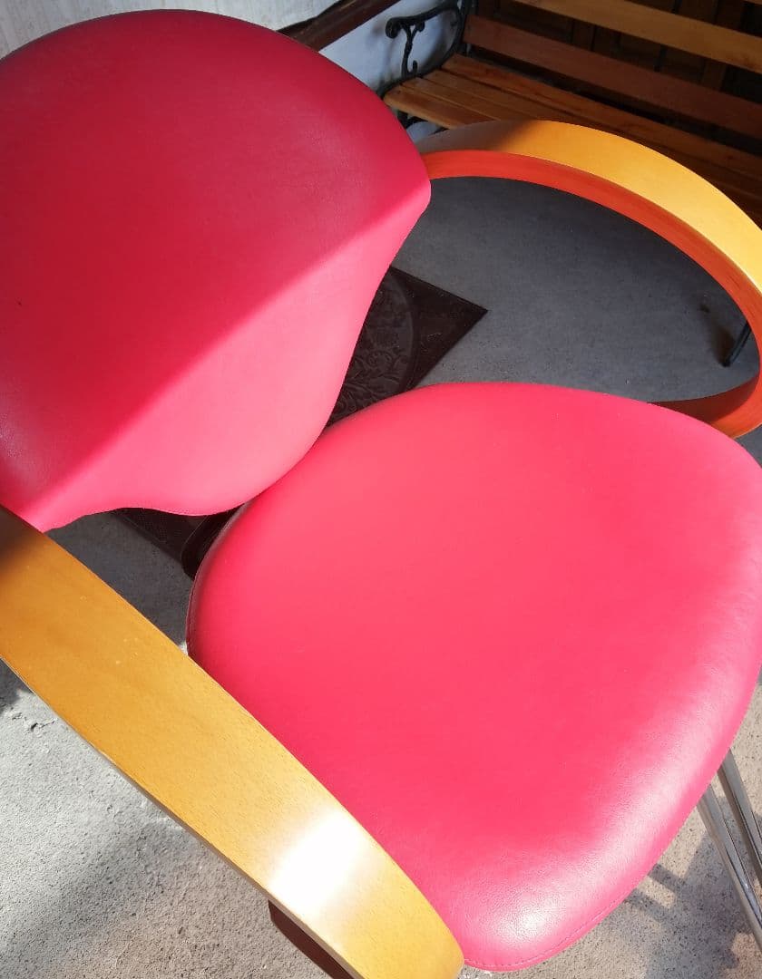 美容室　サロン　スタイリングチェア　椅子　赤