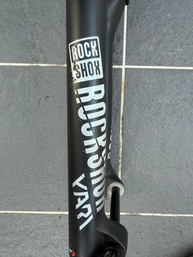 RockShox Yari RC 27.5 160mm サスペンションフォーク