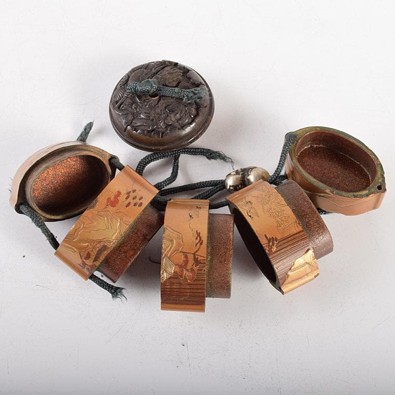 城様専用時代提げ物 金蒔絵山水図 印籠 牛角製饅頭根付・瓢箪