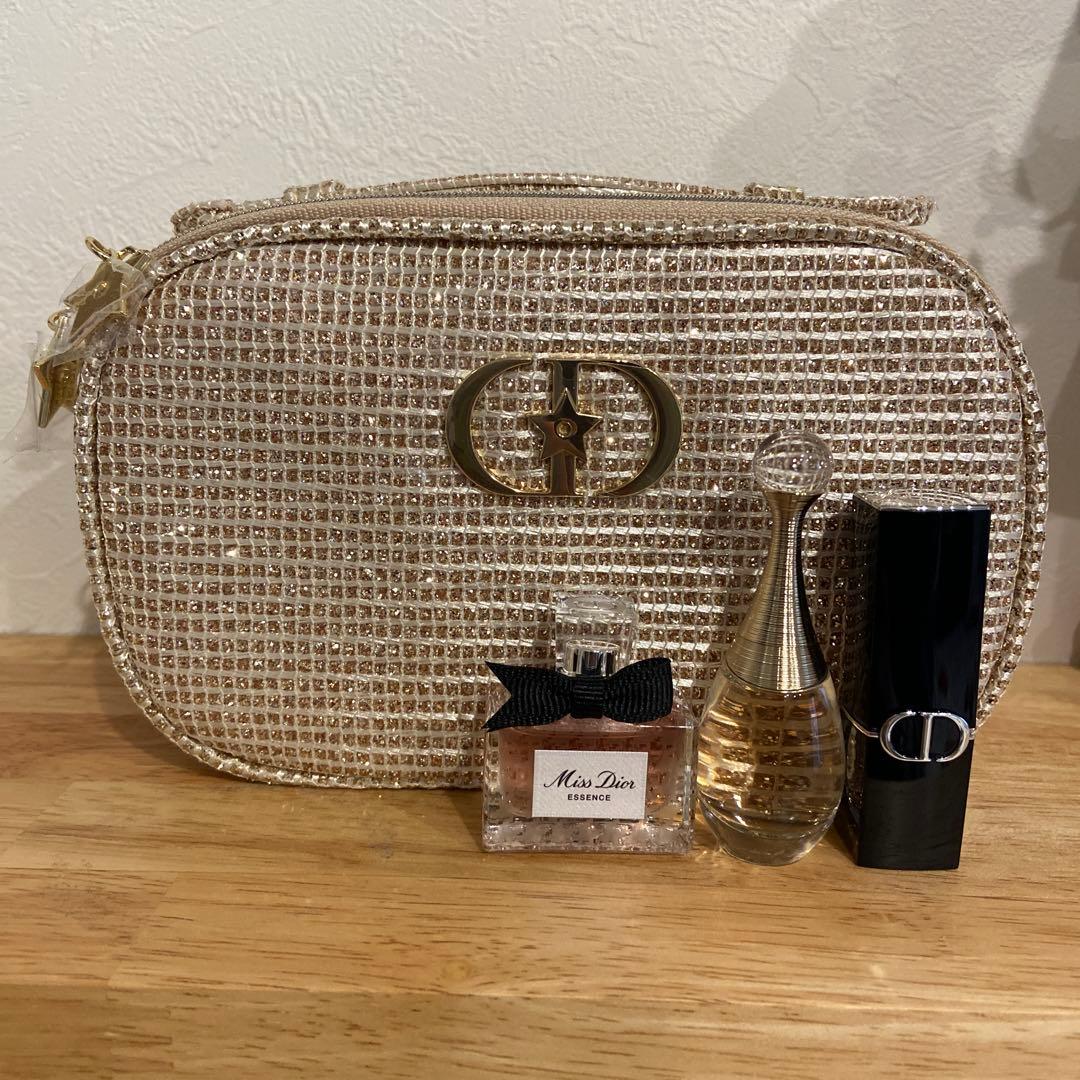 おまけ付き‼︎DIORホリデー限定ノベルティポーチ ミニチュア香水