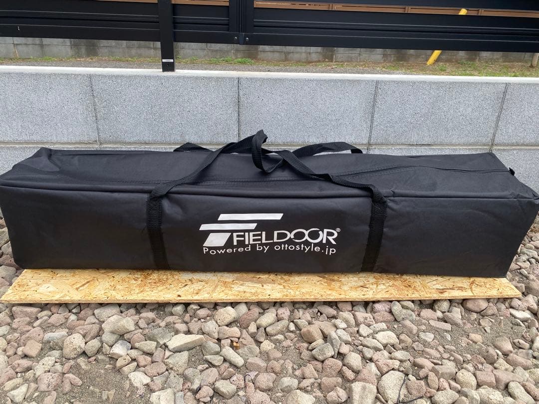 フィールドア　ワンタッチタープテント 2.5m x 2.5m 黒×赤