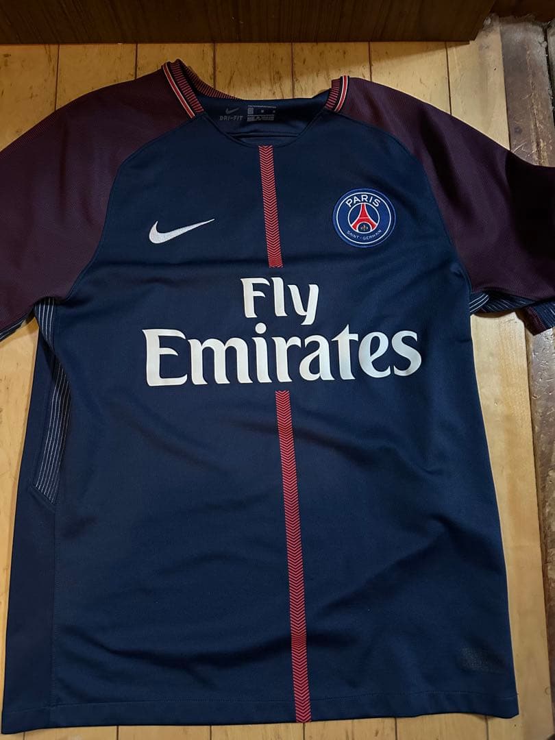 PSGユニフォーム5枚と PSG TokyoのTシャツ1枚セット(バラ売り可能)