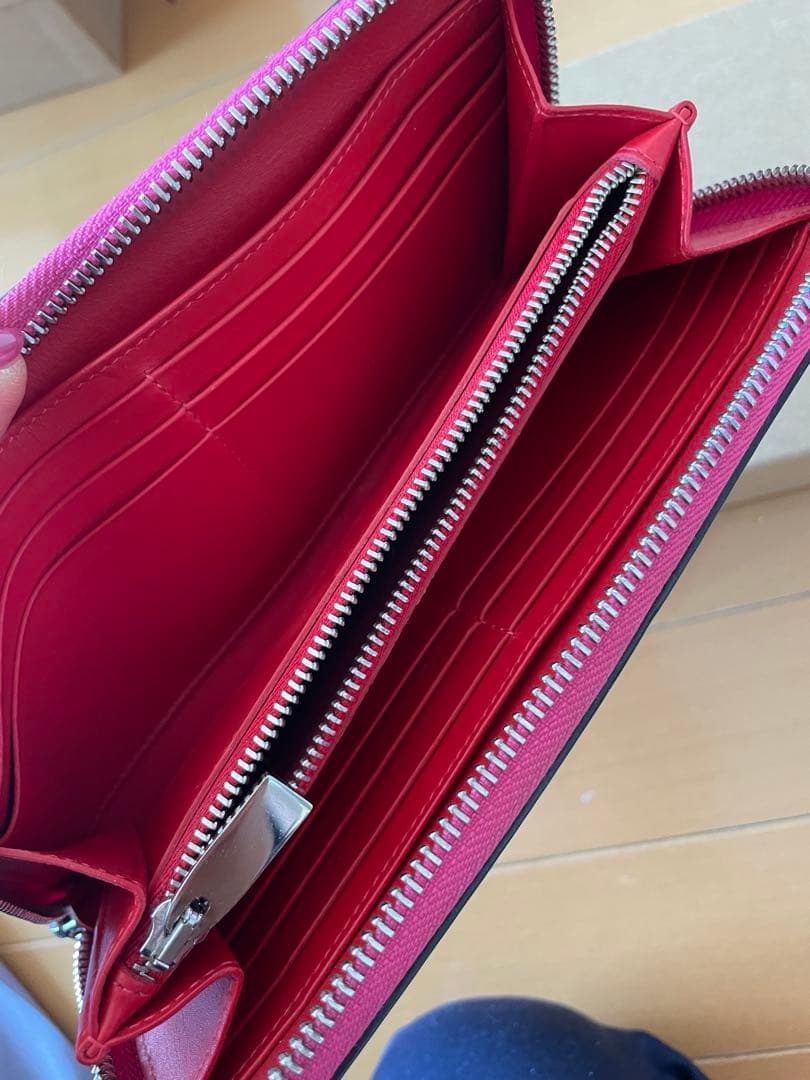 購入時の証明書付き】クリスチャン ルブタン 長財布 箱は付きません